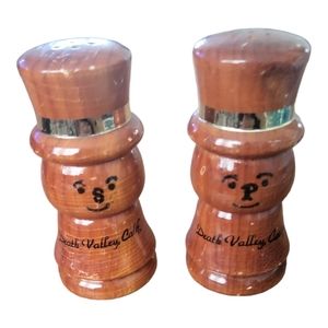 Vintage Wooden Snowman Death Valley California Souvenir Salt & Pepper Shakers